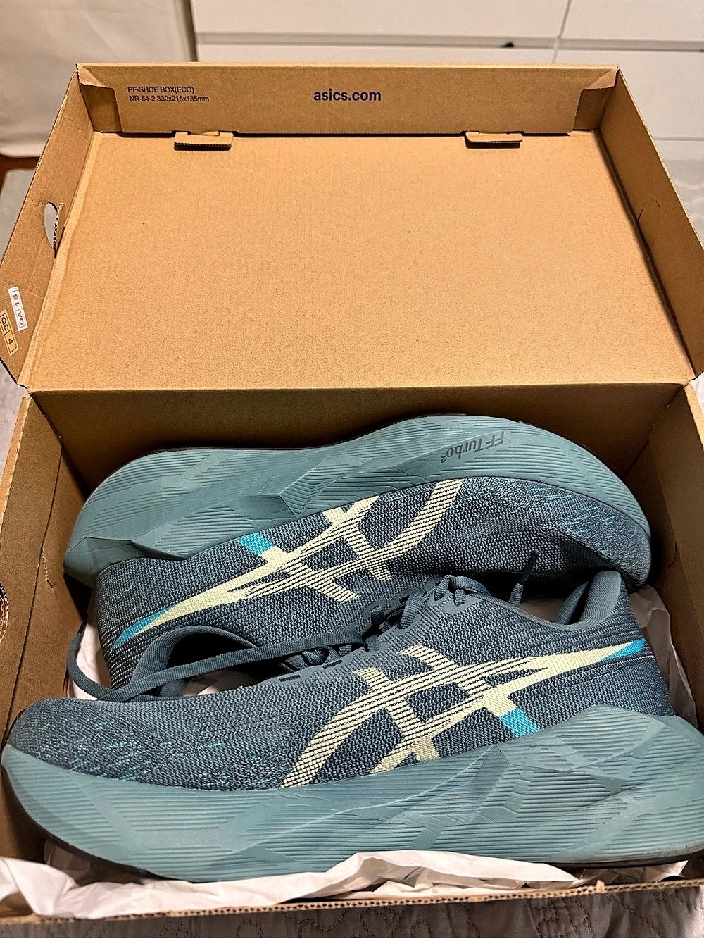 ASICS Novablast 6 Men's Teal & Yellow US 11